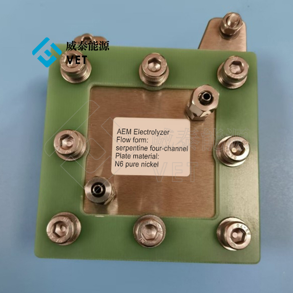 Priepustnosť vodíka a kríženie membrán elektrolýzy alkalickej vody